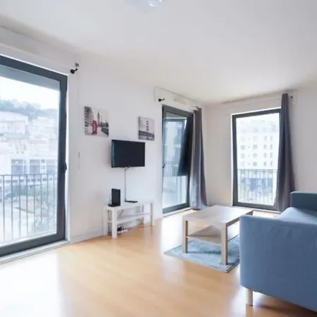 Apartment Elevator Flat And Parking Spaces *